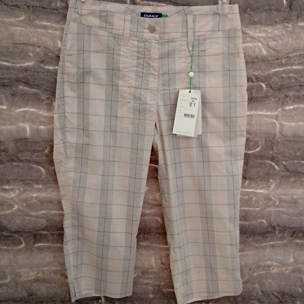Daily Sports Plaid Capri